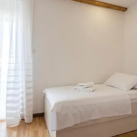 Gorgeous In Stobrec With Sauna 펜션 스플리트