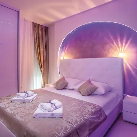 Gorgeous In Stobrec With Sauna * 스플리트