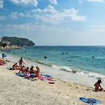 Beautiful In Stobrec With Sauna Casa vacanze *