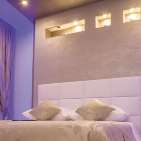 Beautiful In Stobrec With Sauna 別荘