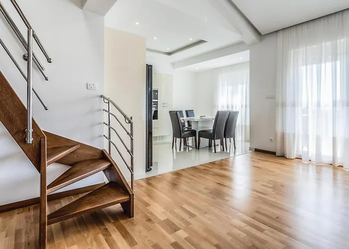 Beautiful In Stobrec With Sauna *