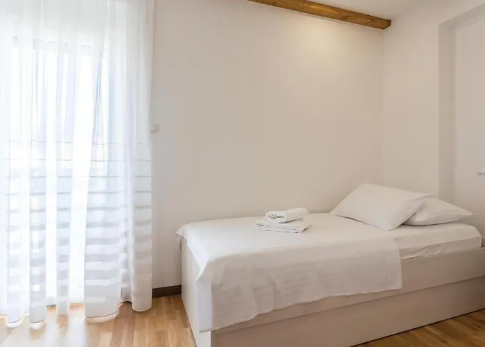 Beautiful In Stobrec With Sauna 펜션 스플리트