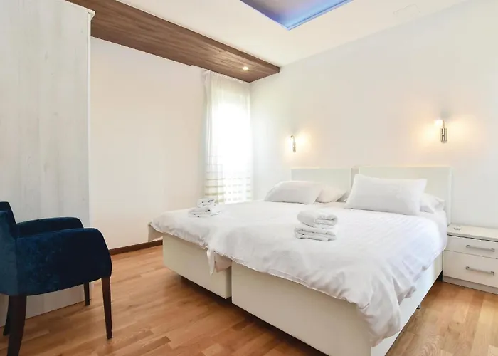 Beautiful In Stobrec With Sauna * 스플리트