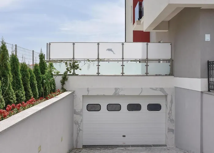 Beautiful In Stobrec With Sauna 스플리트