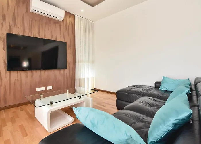 Beautiful In Stobrec With Sauna 스플리트