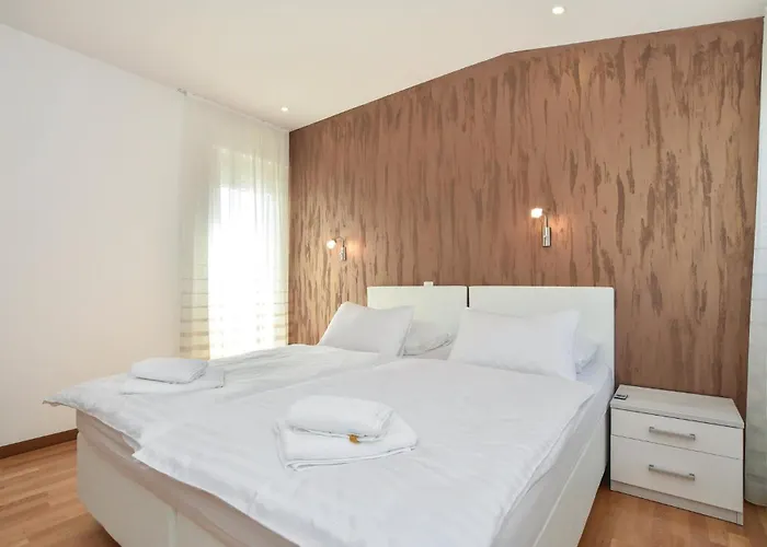 Beautiful In Stobrec With Sauna 펜션 *