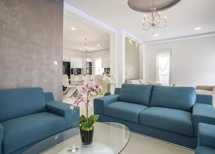 Beautiful In Stobrec With Sauna 스플리트